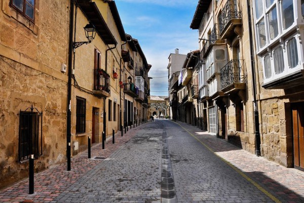  Descendemos por la calle Mayor (fotografía Jon Ander Zabala)