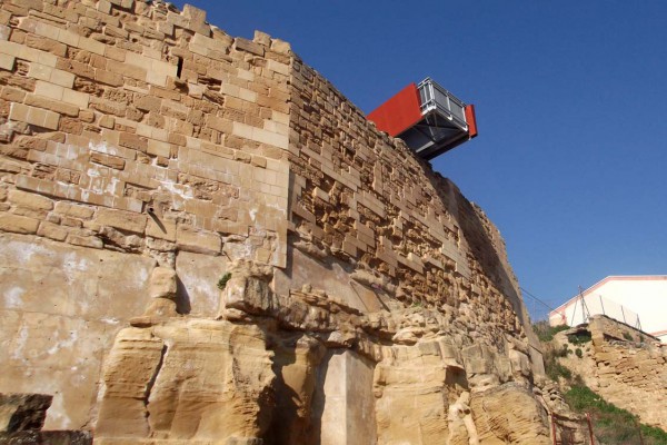 Muralla Inferior.- Nos encontramos a los pies de la pasarela panorámica