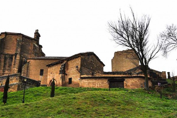 Edificaciones en el recinto amurallado (fotografía Jon Ander Zabala)