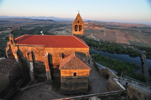 Vista de la Iglesia Parroquial desde el Mirador panorámico de la Torre Mayor (fotografía Jon Ander Zabala)