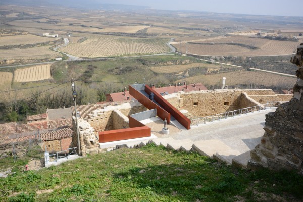 Desde el recinto superior vemos la pasarela panorámica